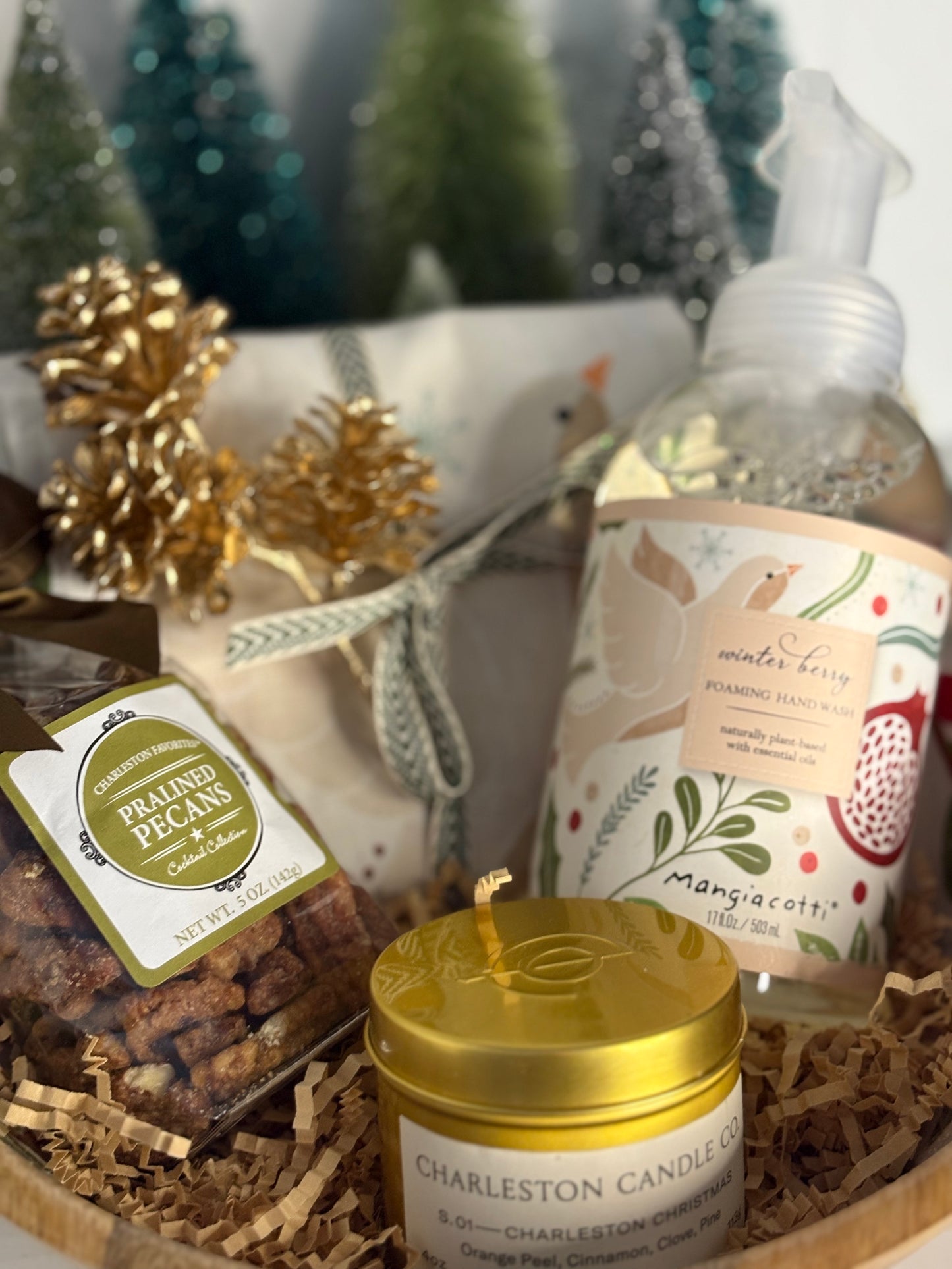 Winter Berry Small Basket