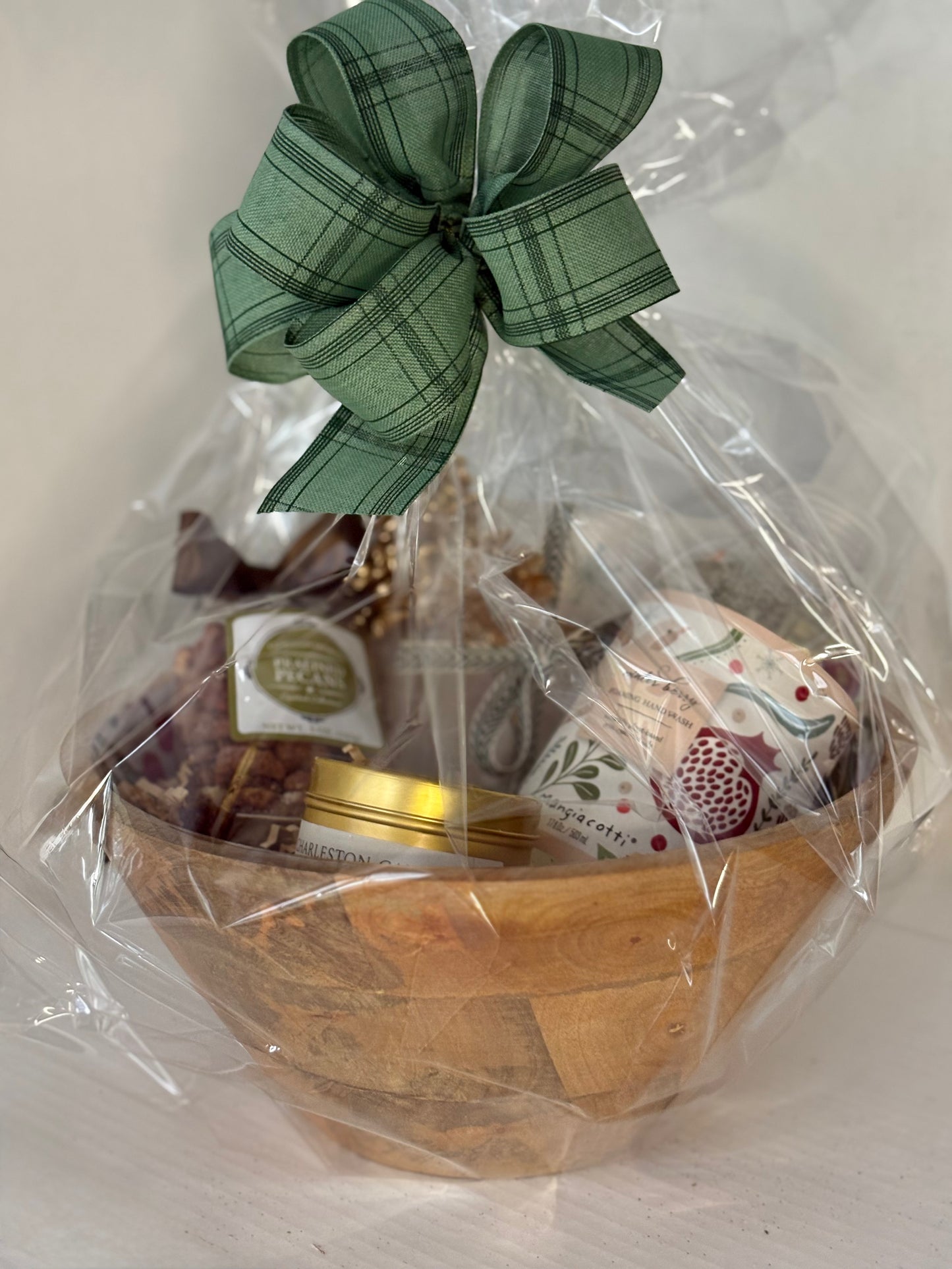 Winter Berry Small Basket